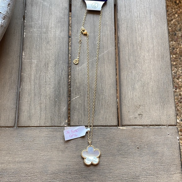 Clover Mother of Pearl Statement Necklace - Picture 3 of 4